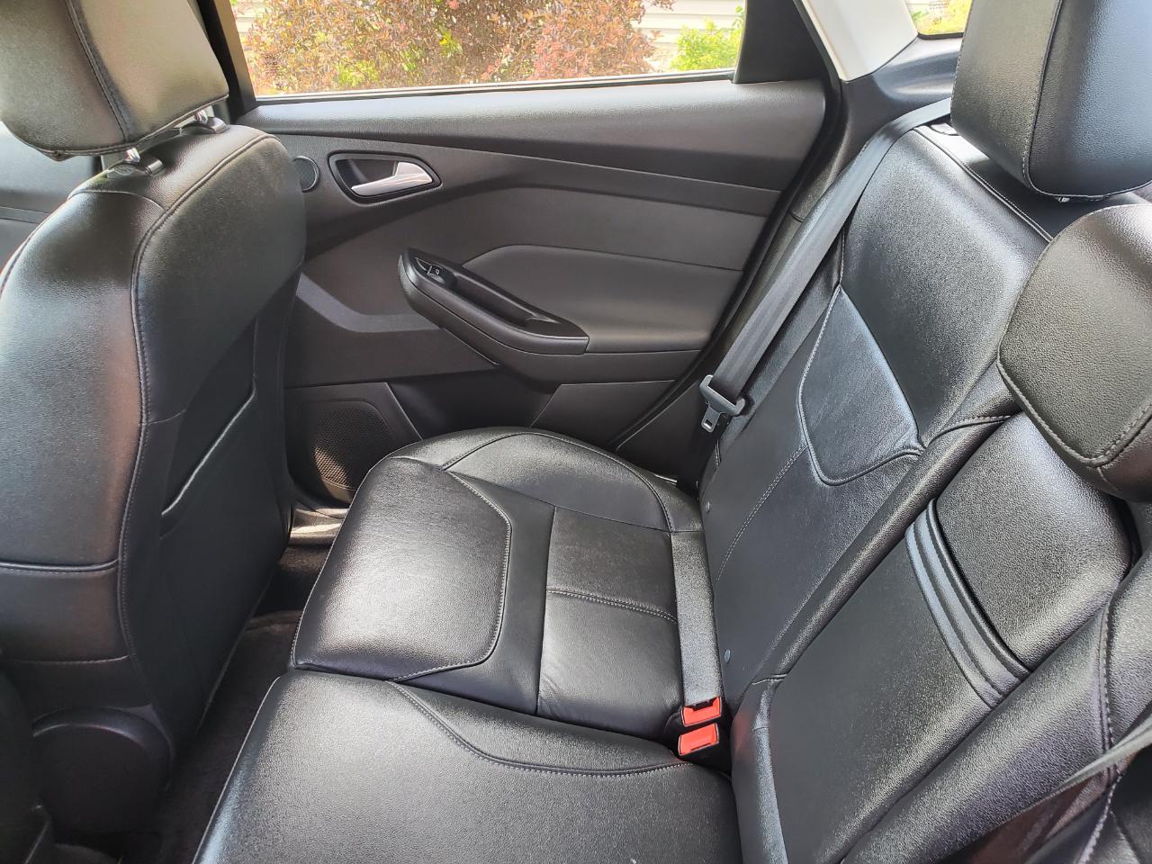 Ford Focus 4dr Sdn Titanium 2016