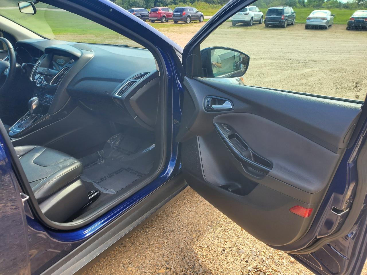 Ford Focus 4dr Sdn Titanium 2016