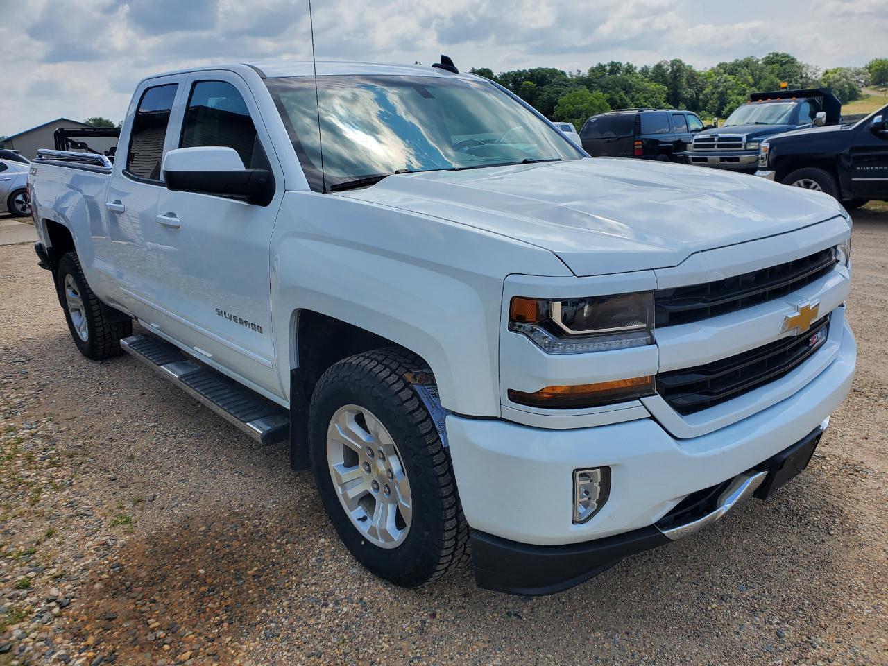 Chevrolet Silverado 1500 4WD Double Cab 143.5" LT w/2LT 2018