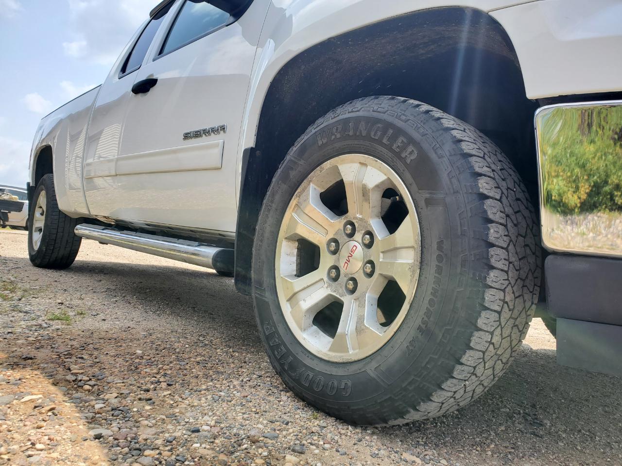 GMC Sierra 1500 4WD Ext Cab 143.5" SLE 2013