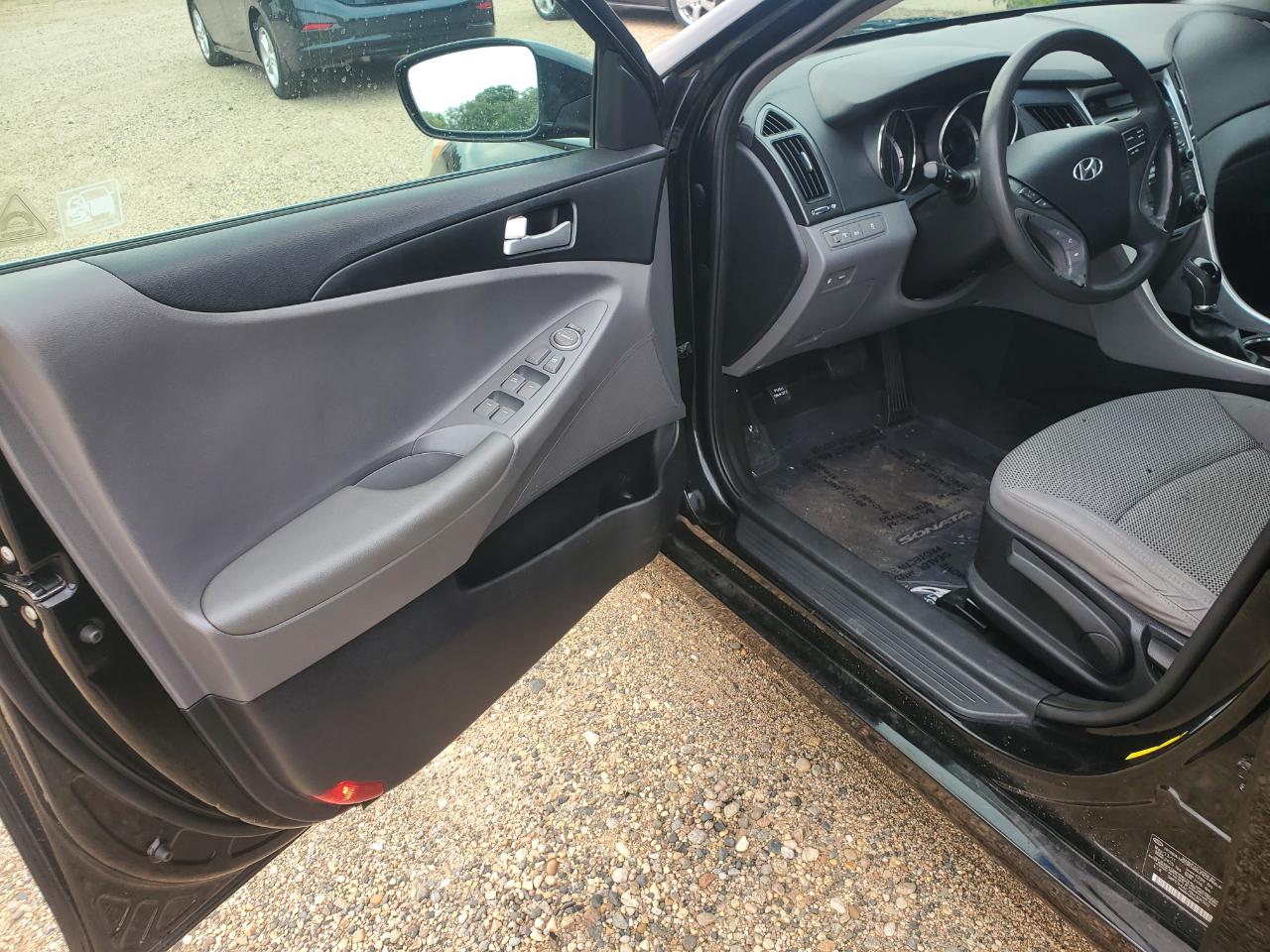 Hyundai Sonata 4dr Sdn 2.4L Auto GLS 2011