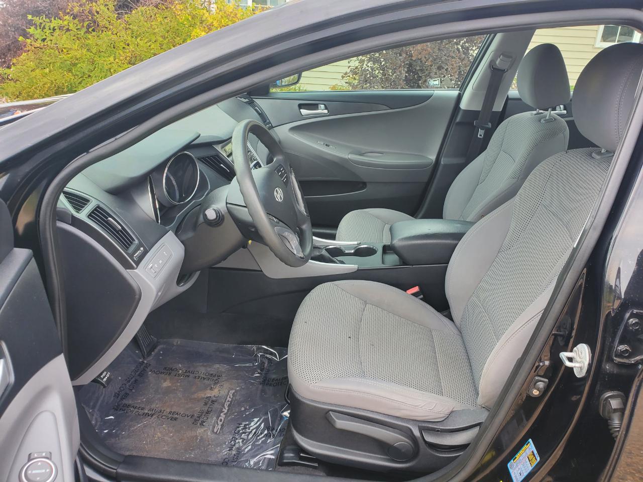 Hyundai Sonata 4dr Sdn 2.4L Auto GLS 2011