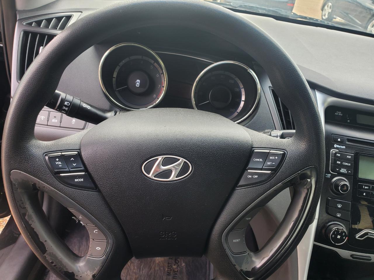 Hyundai Sonata 4dr Sdn 2.4L Auto GLS 2011