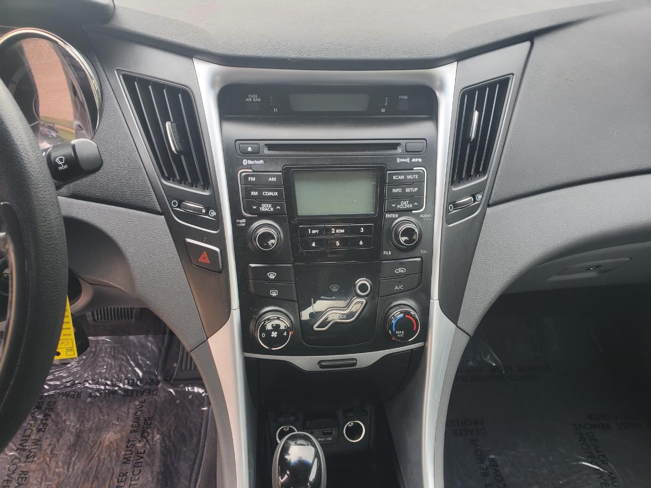 Hyundai Sonata 4dr Sdn 2.4L Auto GLS 2011