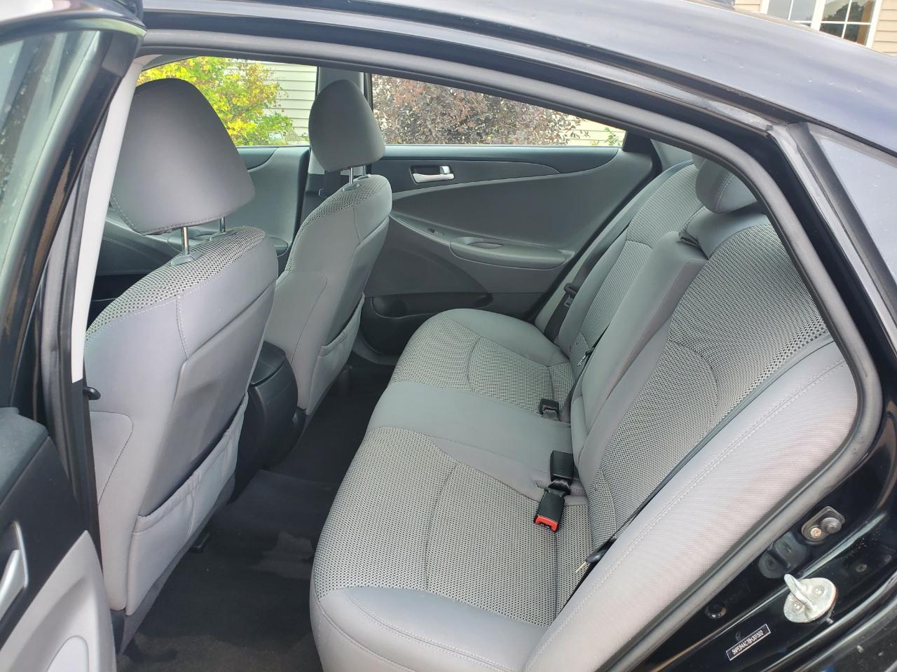 Hyundai Sonata 4dr Sdn 2.4L Auto GLS 2011