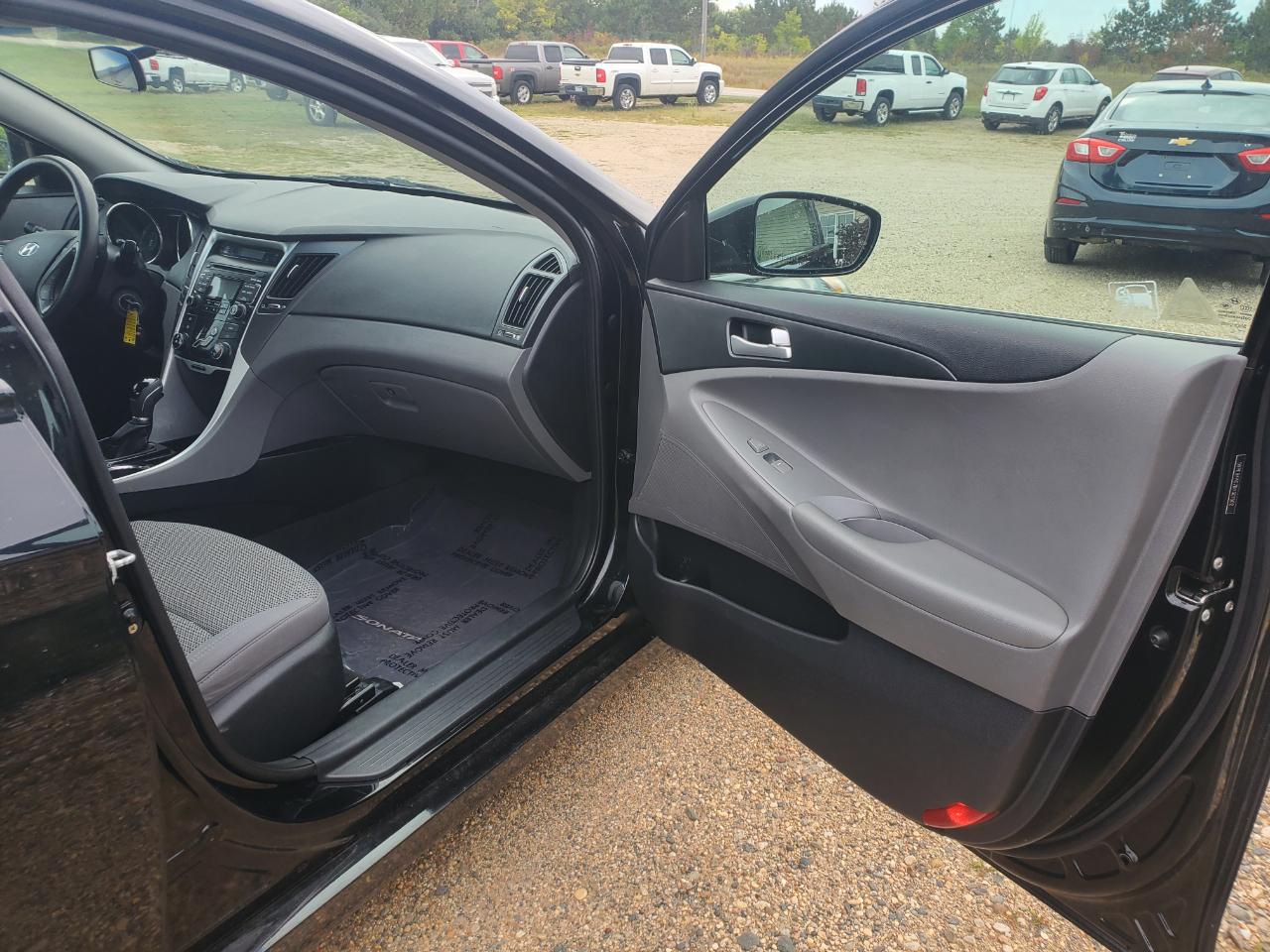 Hyundai Sonata 4dr Sdn 2.4L Auto GLS 2011