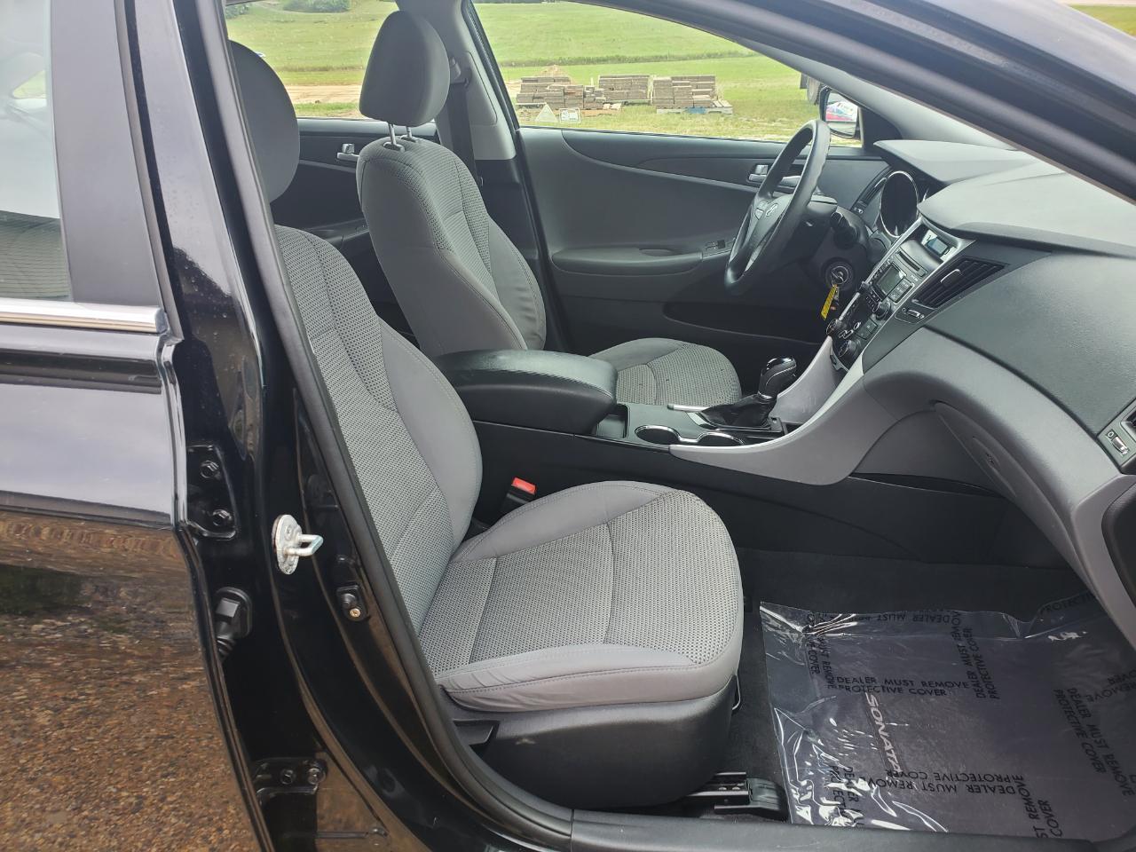 Hyundai Sonata 4dr Sdn 2.4L Auto GLS 2011