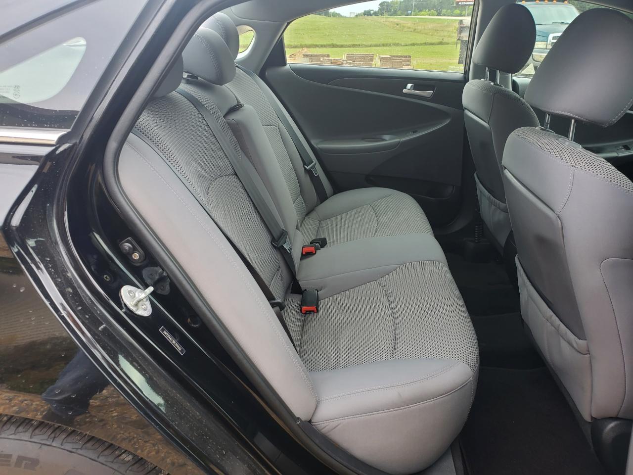 Hyundai Sonata 4dr Sdn 2.4L Auto GLS 2011