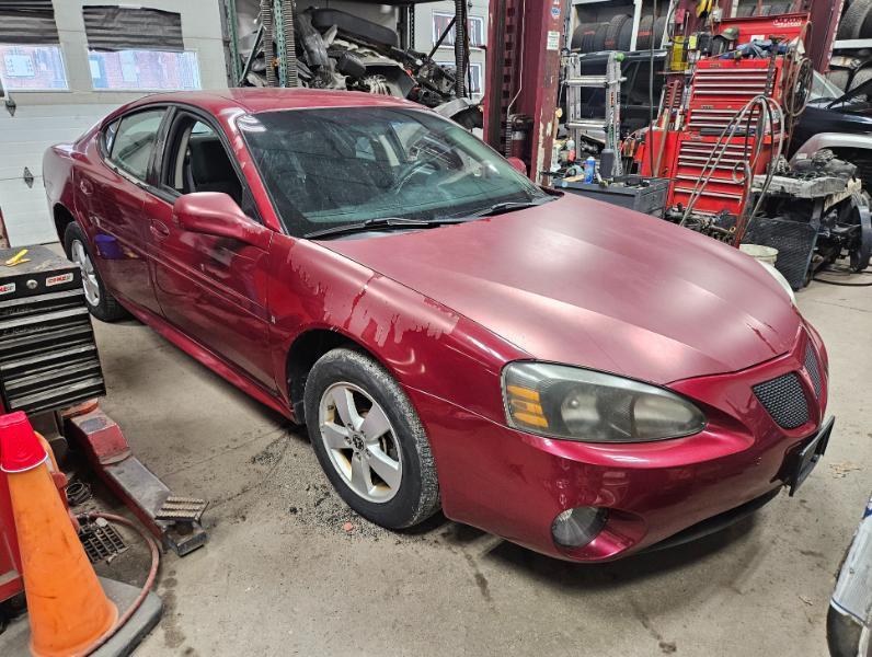 Pontiac Grand Prix Base 2006