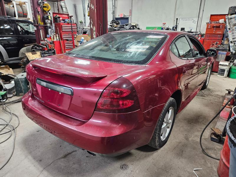 Pontiac Grand Prix Base 2006