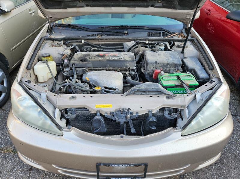 Toyota Camry LE 2002