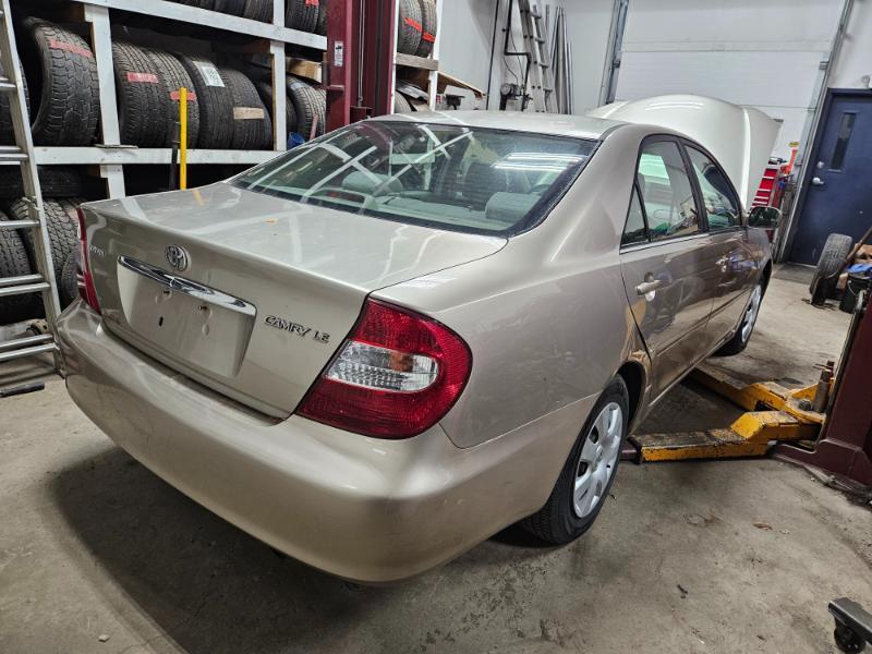 Toyota Camry LE 2002