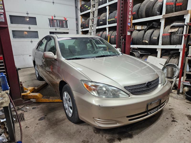 Toyota Camry LE 2002