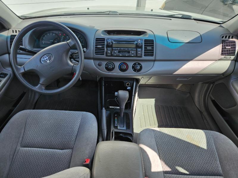 Toyota Camry LE  2002