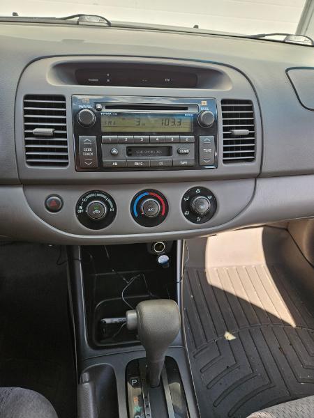 Toyota Camry LE  2002