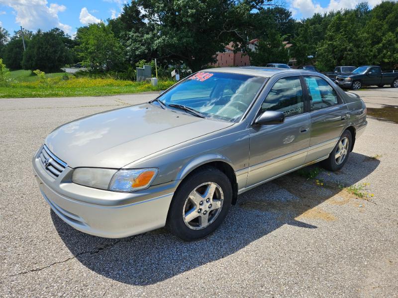 Toyota Camry LE 2001