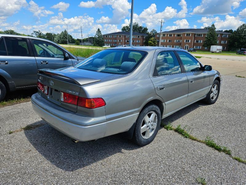 Toyota Camry LE 2001