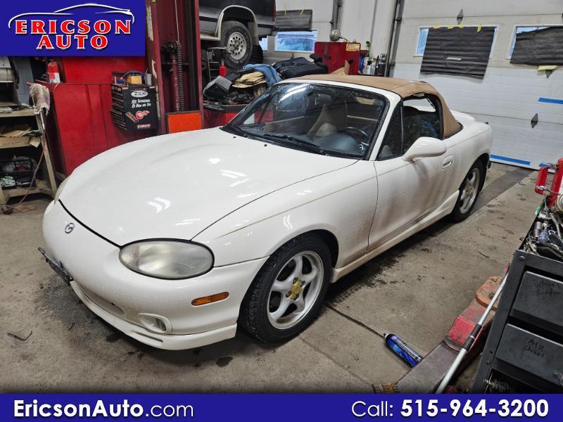Mazda MX-5 Miata Base 2000