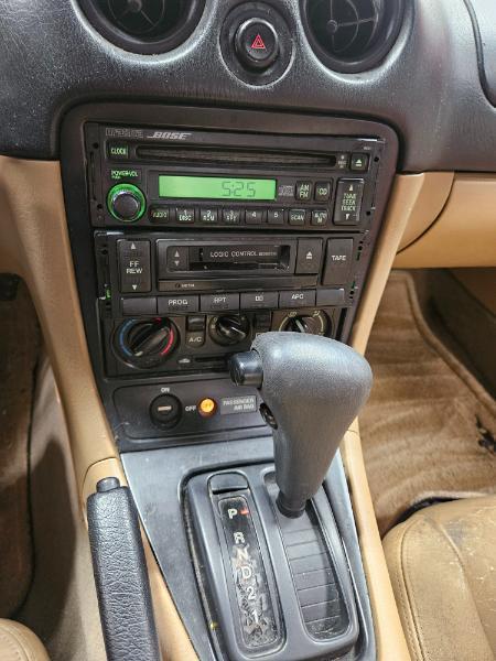 Mazda MX-5 Miata Base 2000