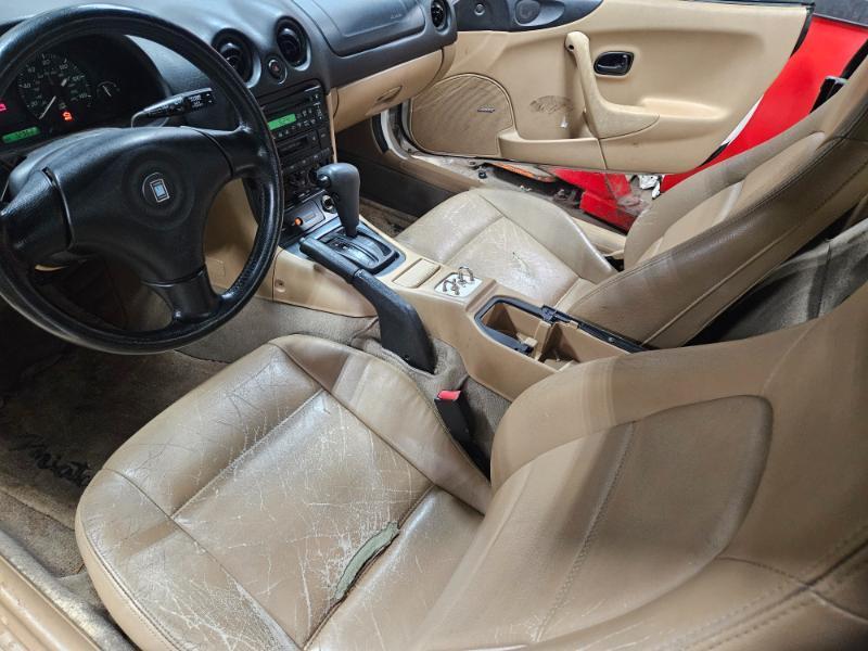 Mazda MX-5 Miata Base 2000