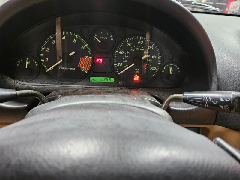 Mazda MX-5 Miata Base 2000