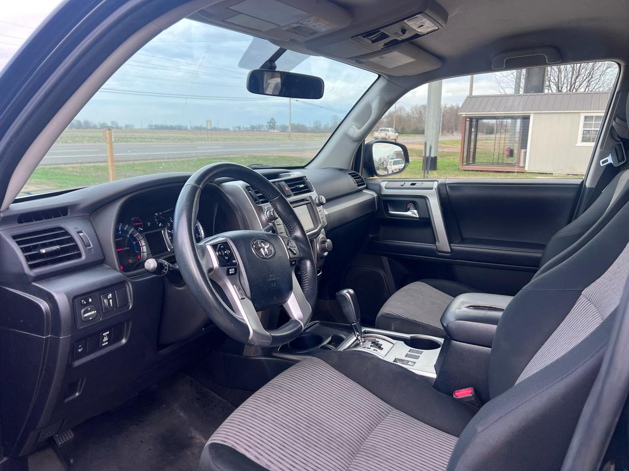 Toyota 4Runner SR5 2WD 2018