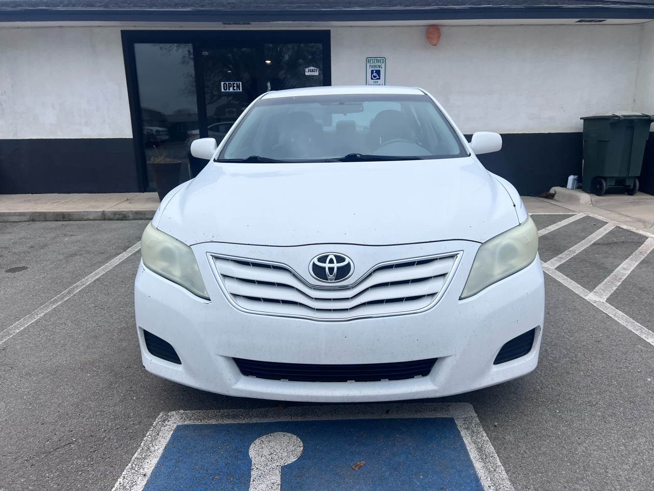 Toyota Camry Base 6-Spd AT 2011