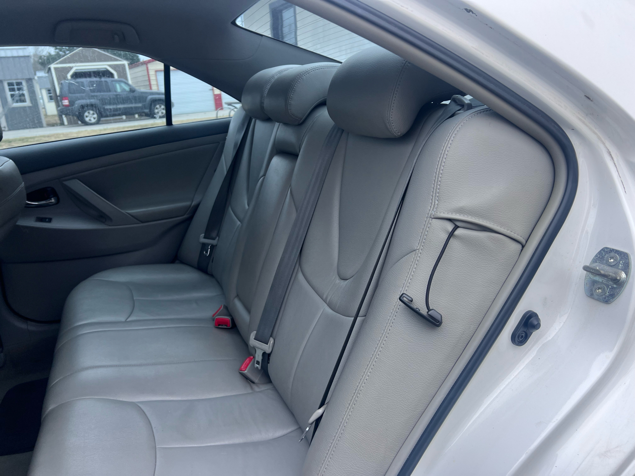 Toyota Camry Base 6-Spd AT 2011