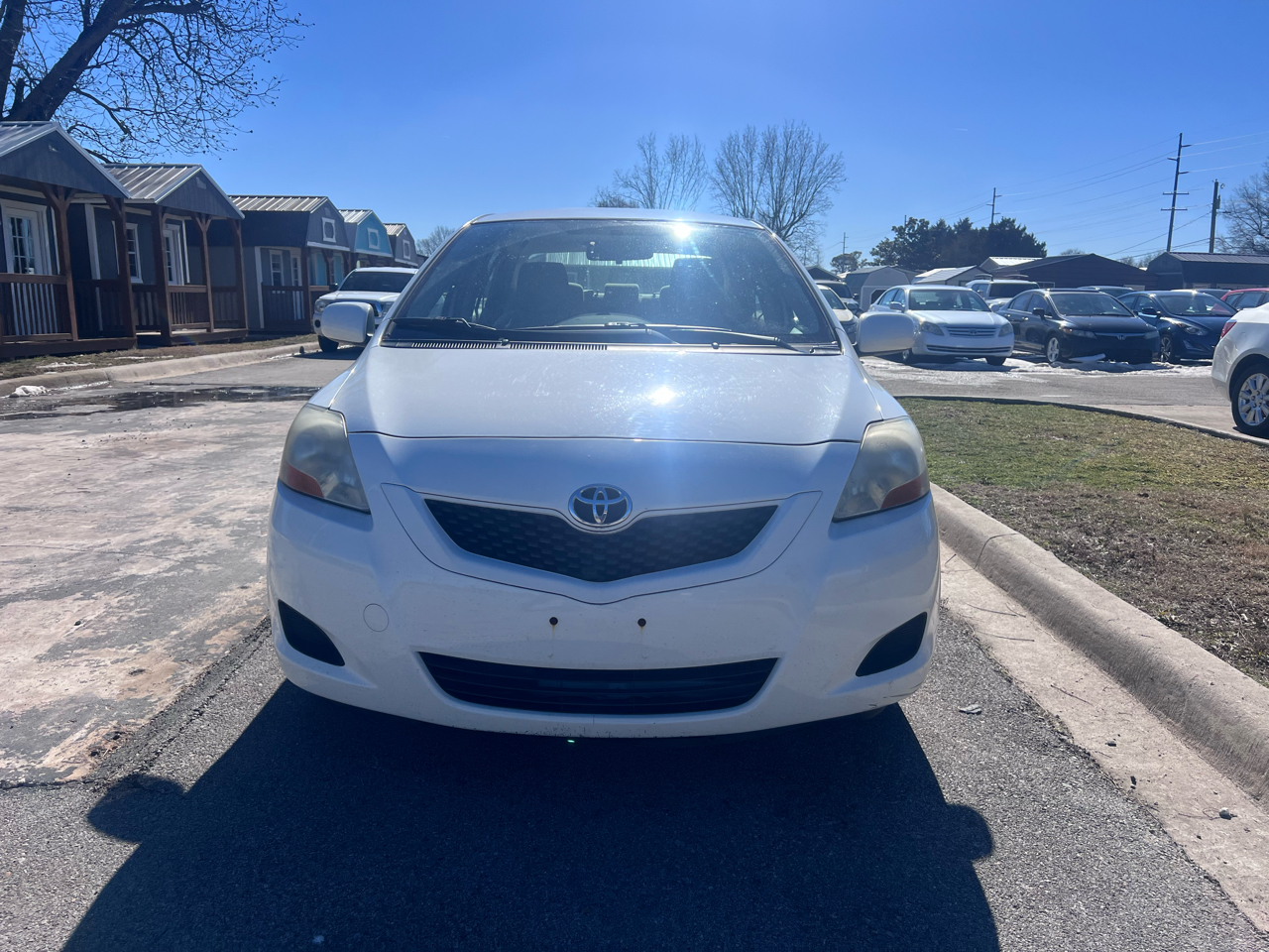Toyota Yaris Sedan 4-Speed AT 2010