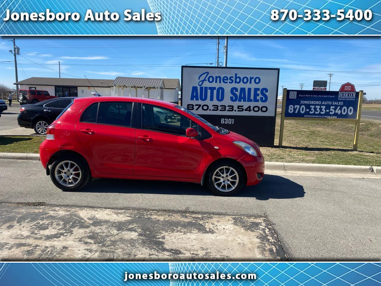 2010 Toyota Yaris Liftback 5-Door AT