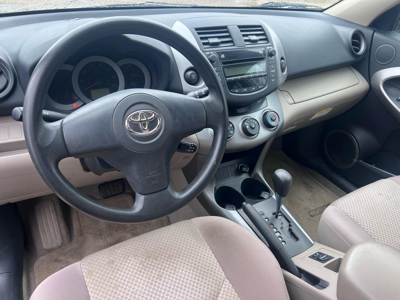 Toyota RAV4 Base I4 2WD 2006