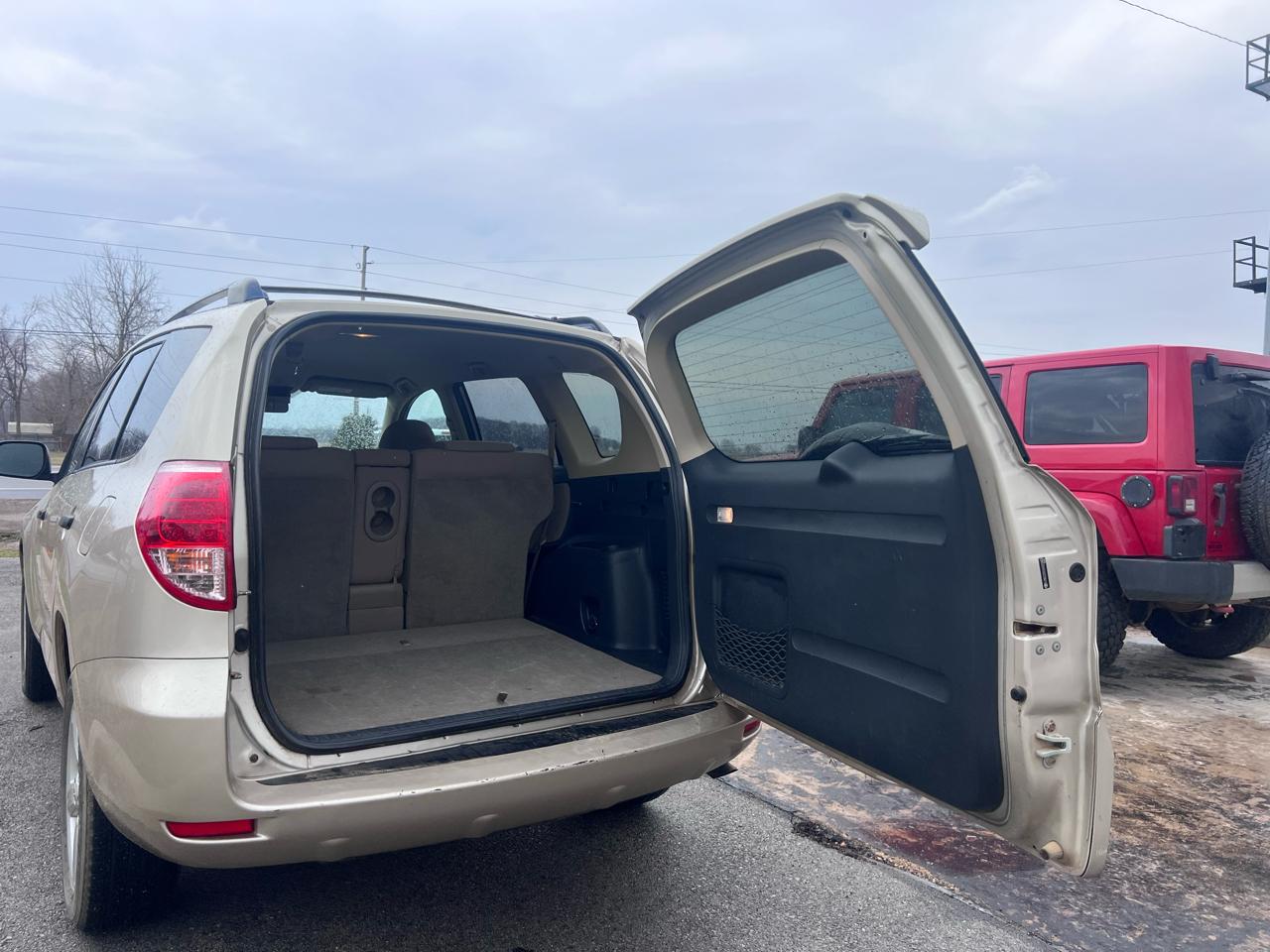 Toyota RAV4 Base I4 2WD 2006