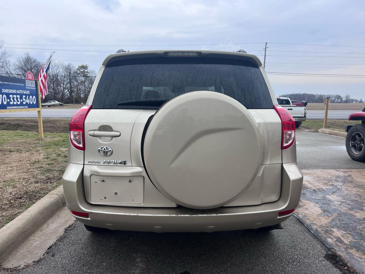 Toyota RAV4 Base I4 2WD 2006