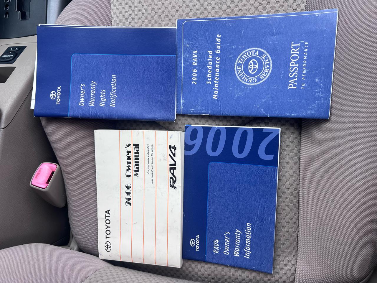 Toyota RAV4 Base I4 2WD 2006