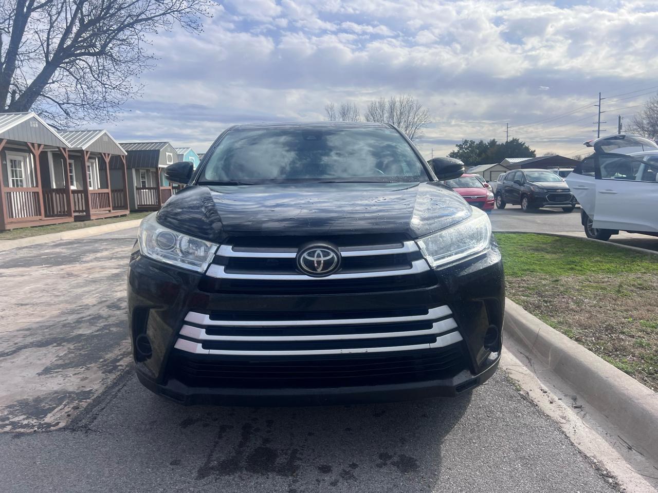 Toyota Highlander LE Plus FWD V6 2018