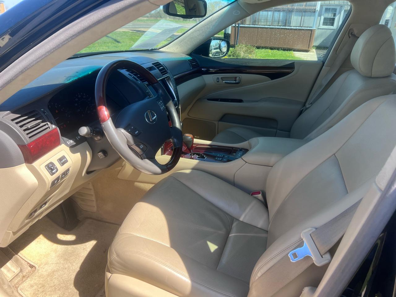 Lexus LS 460 L Luxury Sedan 2007