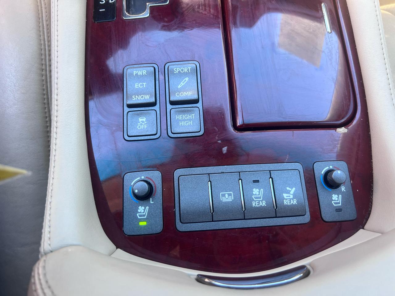 Lexus LS 460 L Luxury Sedan 2007