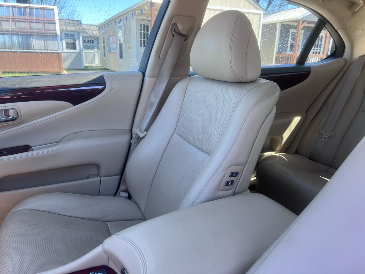 Lexus LS 460 L Luxury Sedan 2007