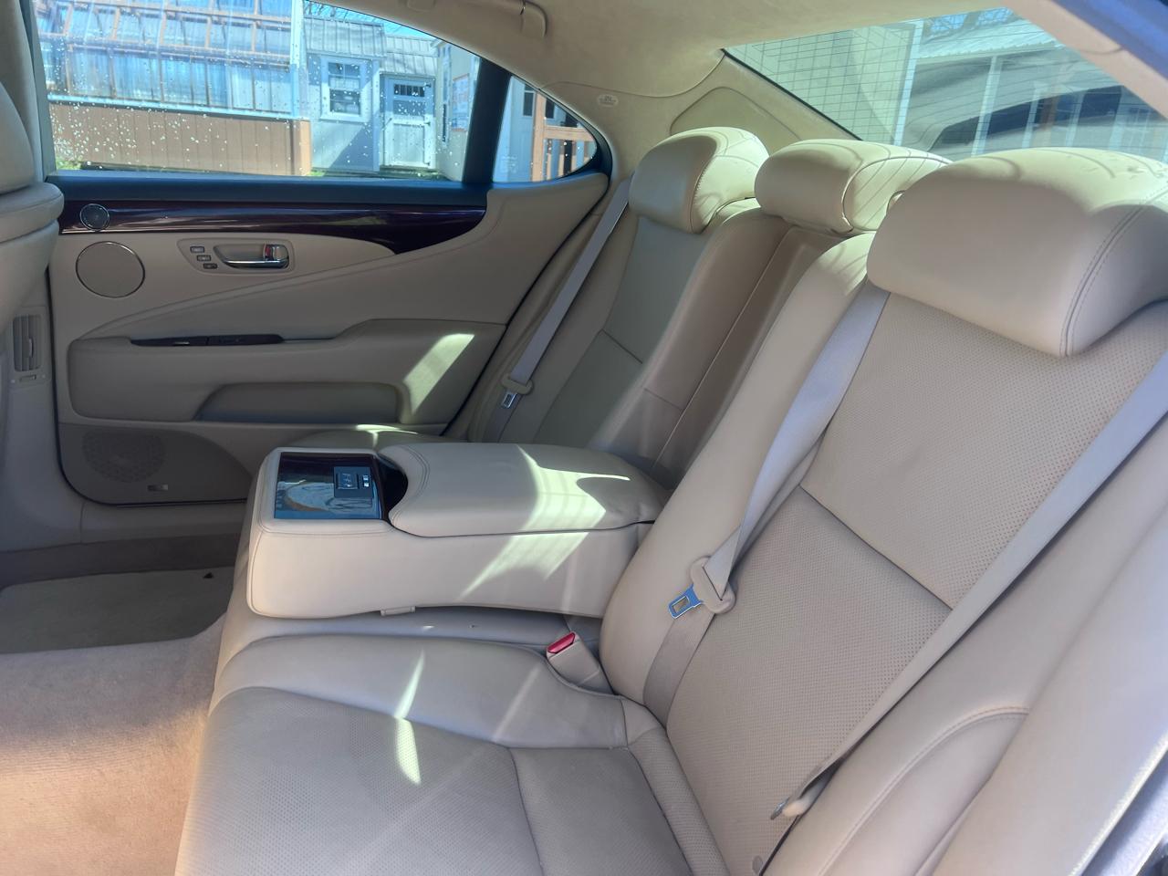 Lexus LS 460 L Luxury Sedan 2007