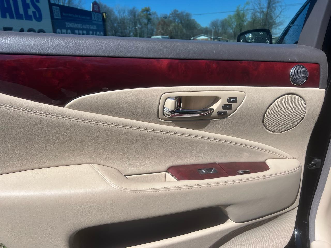 Lexus LS 460 L Luxury Sedan 2007