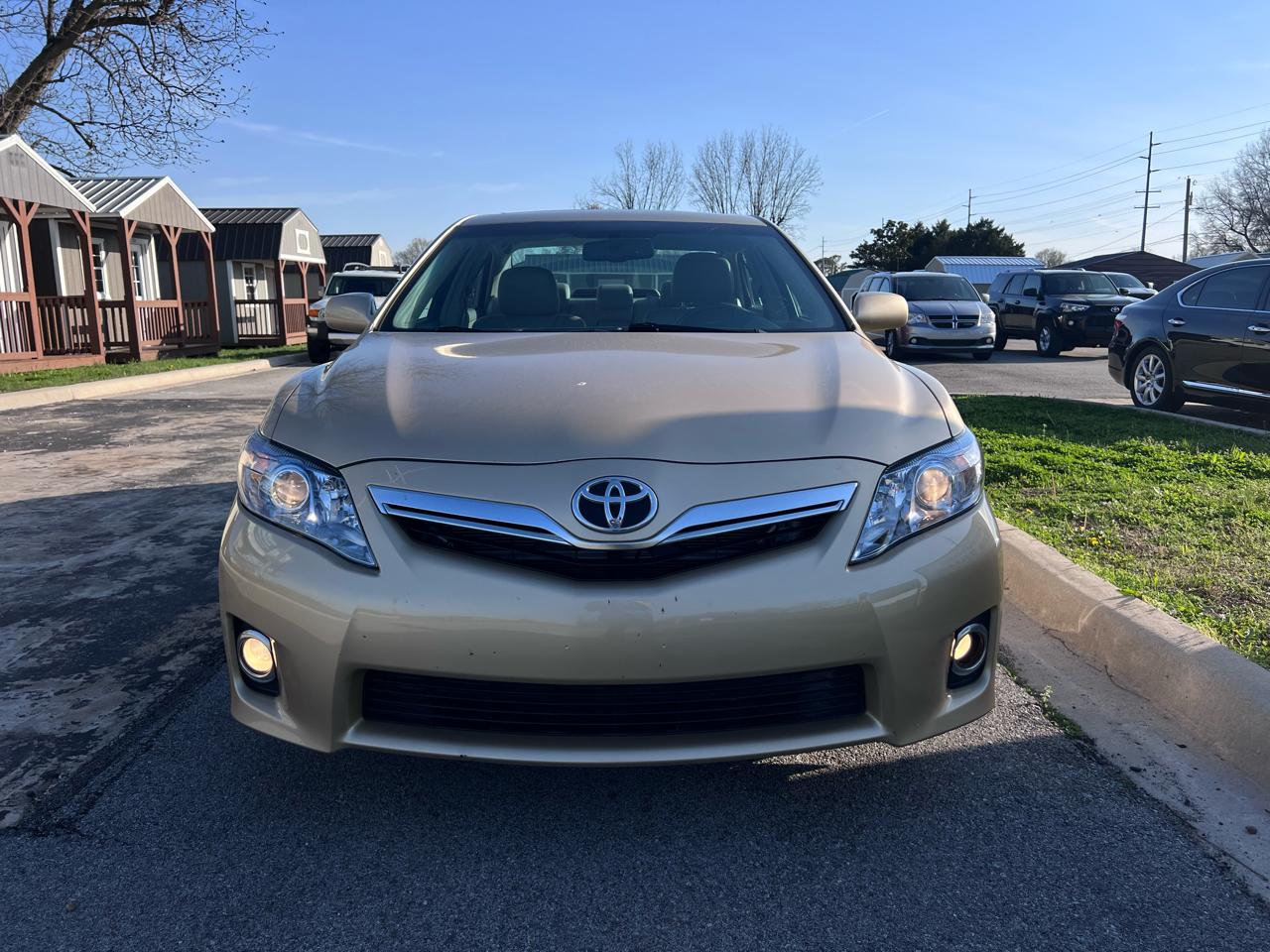 Toyota Camry Hybrid Sedan 2011