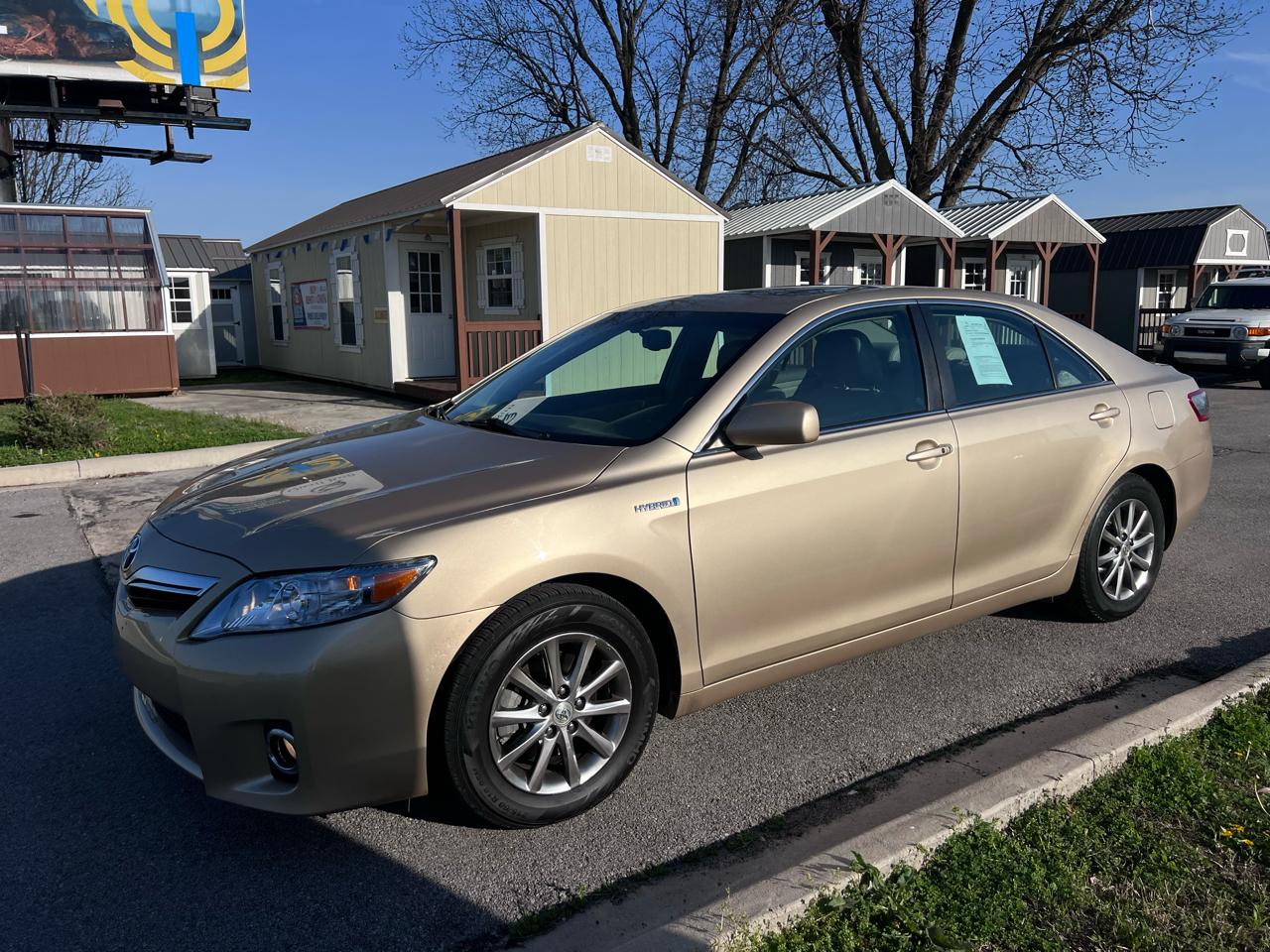 Toyota Camry Hybrid Sedan 2011