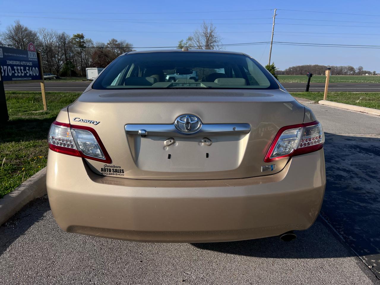 Toyota Camry Hybrid Sedan 2011