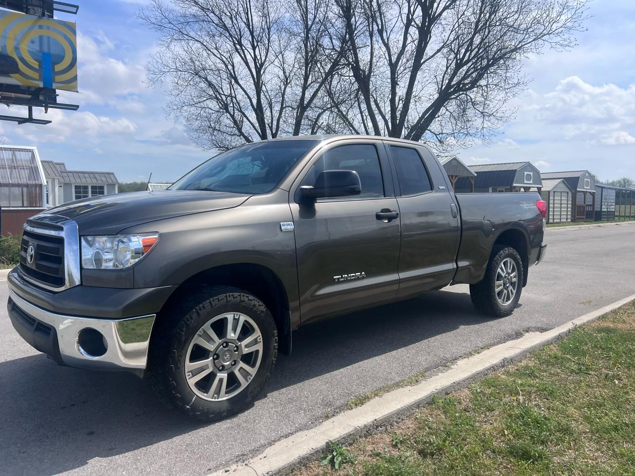 Toyota Tundra Tundra-Grade Double Cab 4.6L 4WD 2010
