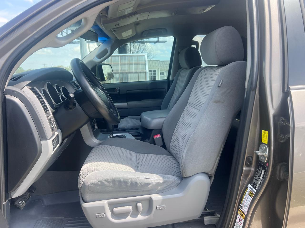 Toyota Tundra Tundra-Grade Double Cab 4.6L 4WD 2010