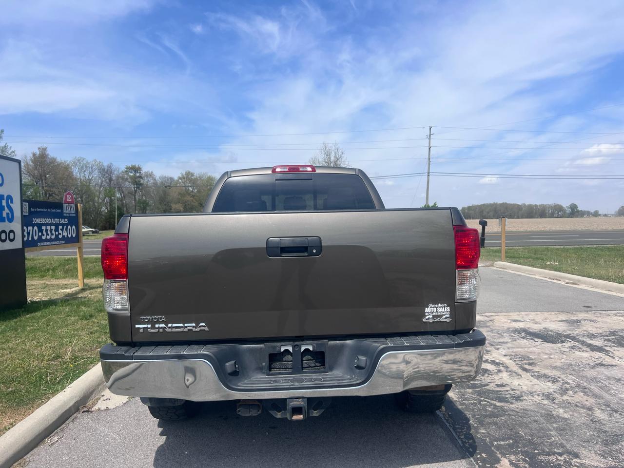 Toyota Tundra Tundra-Grade Double Cab 4.6L 4WD 2010