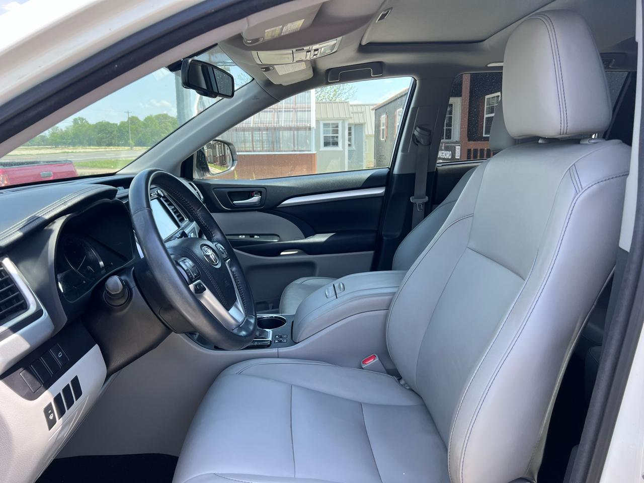 Toyota Highlander XLE AWD V6 2015