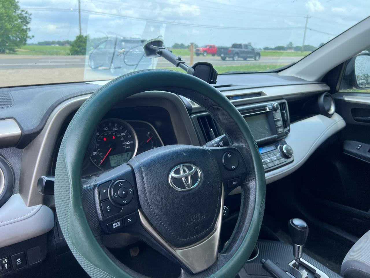 Toyota RAV4 XLE FWD 2013