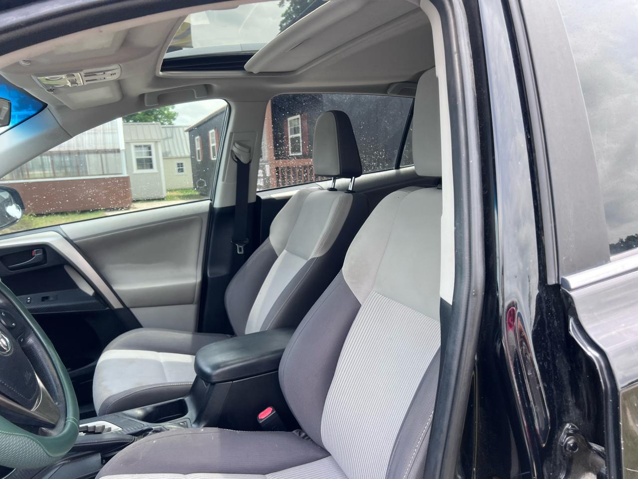 Toyota RAV4 XLE FWD 2013