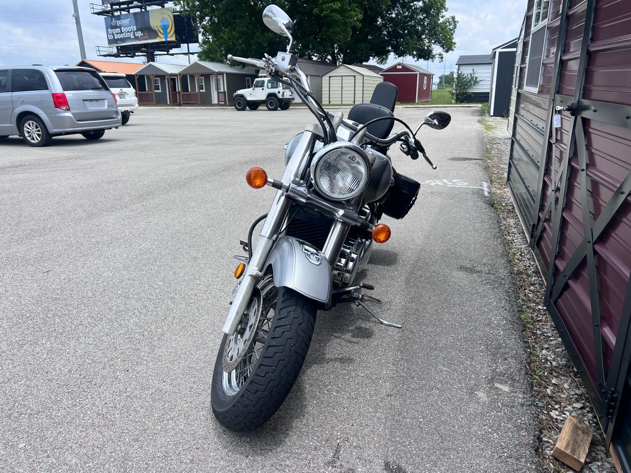 Suzuki VL800  2002